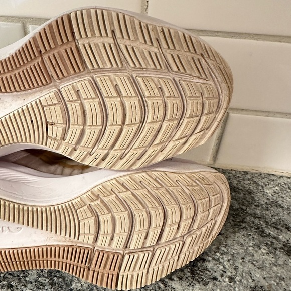 NIKE Woman Zoom WinFlo 8 Maeve running activewear athleisure casual sneaker 7.5 - Picture 12 of 12